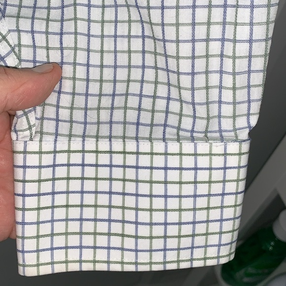 IZod Button Down Shirt in very good condition. Size 17.5 34/35. - Picture 8 of 12